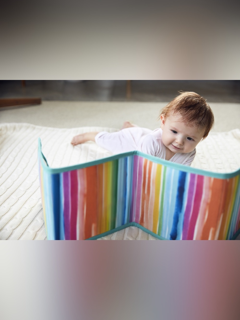 Lovevery Tummy Time Card Holder w Black White Cards